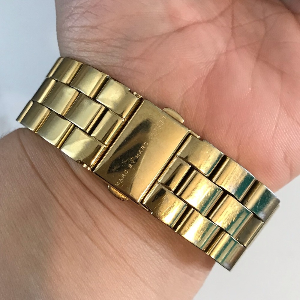 Marc By Marc Jacobs Small Amy Gold Watch - Picture 5 of 8